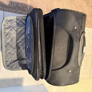 Voyage Black Rolling Carry On Luggage Suitcase Spinner Wheels TSA Lock